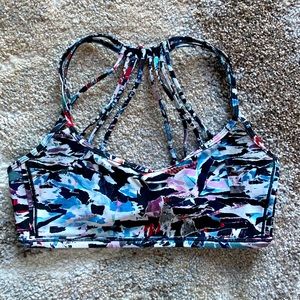 Lululemon Lighten Up Bra